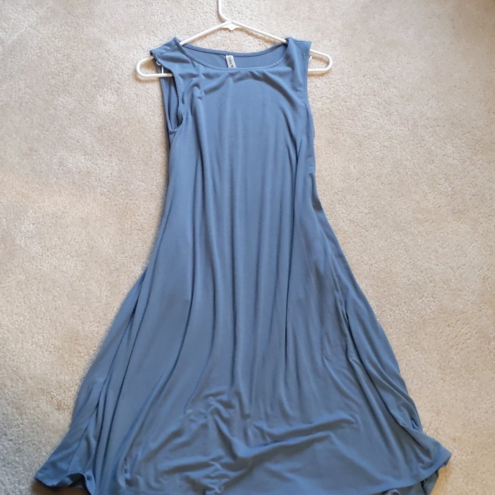 Flowy Midi Dress w/ Pockets